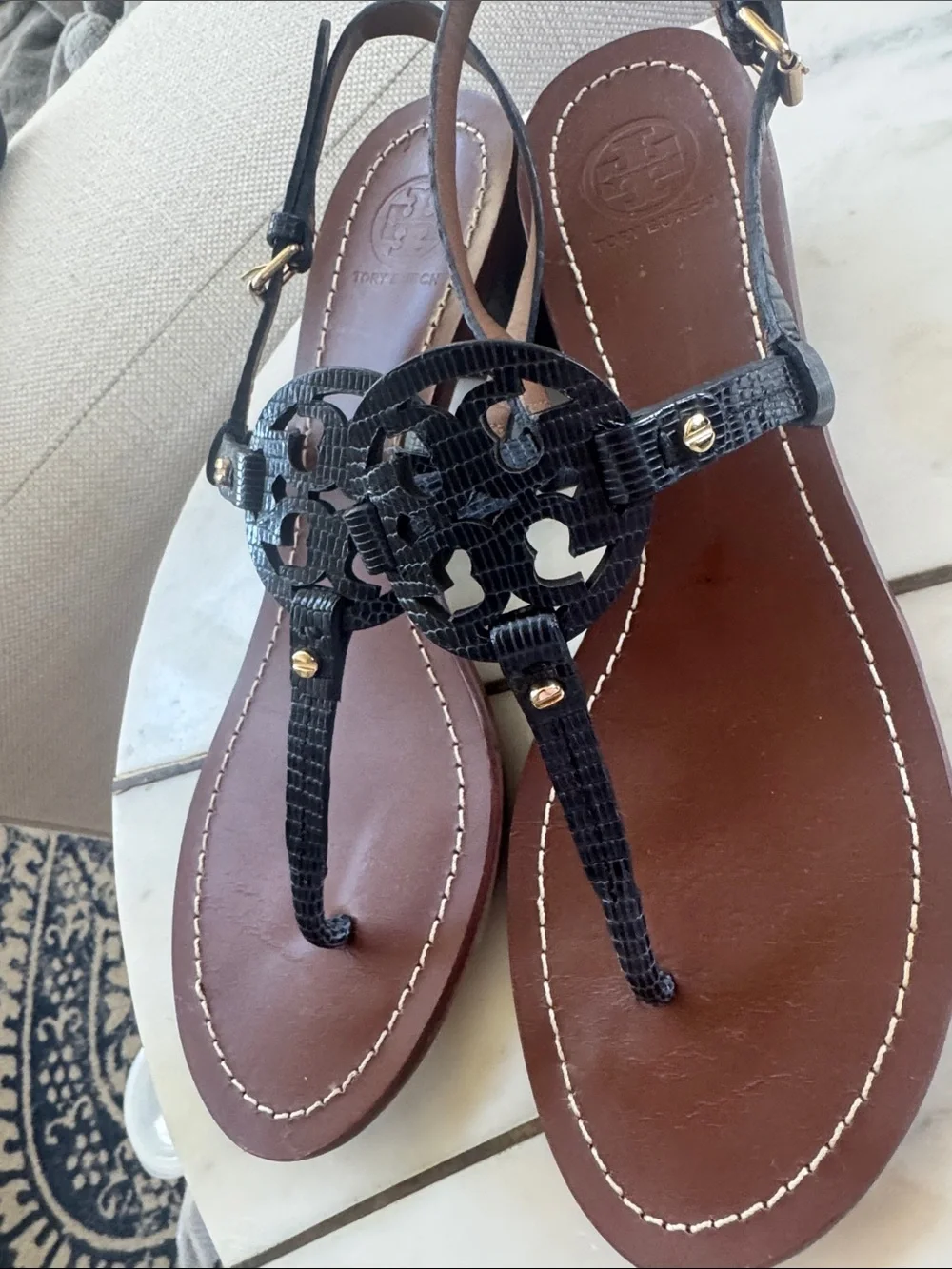 Tory Burch Navy Blue Leather Logo Thong Sandals with Brown Footbed